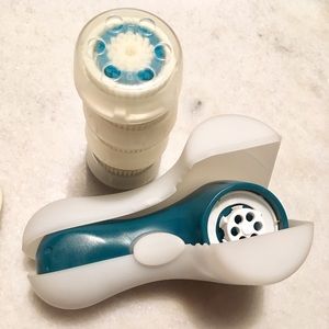 Clarisonic Mia 2 teal with 4 replacement heads